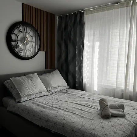 Green Park Downtown Centrum Apartment